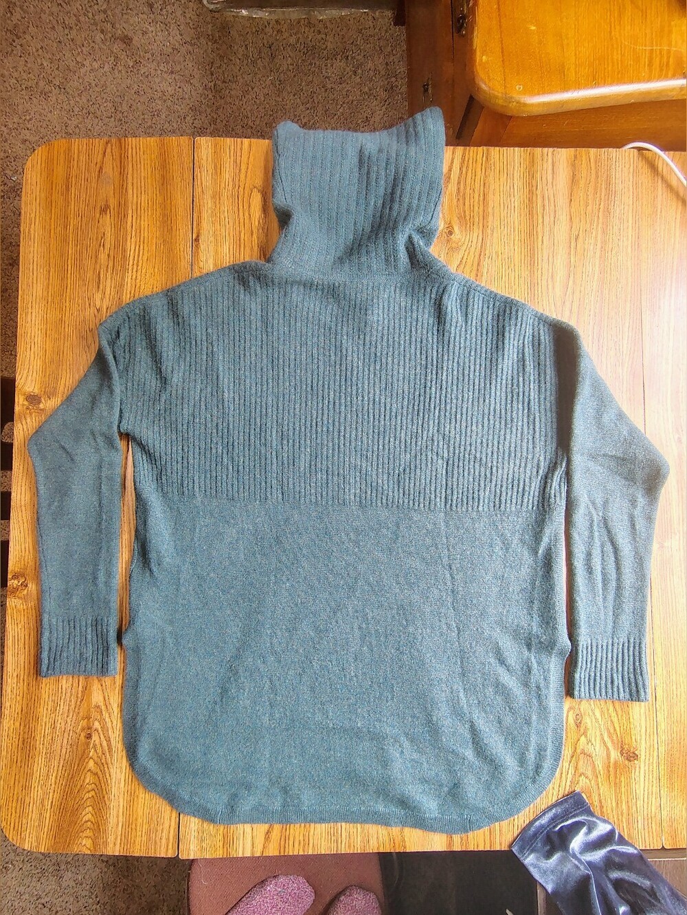 Max Studio Sweater 100% Cashmere Turtle Neck Women's sz S Oversized. - Picture 3 of 11